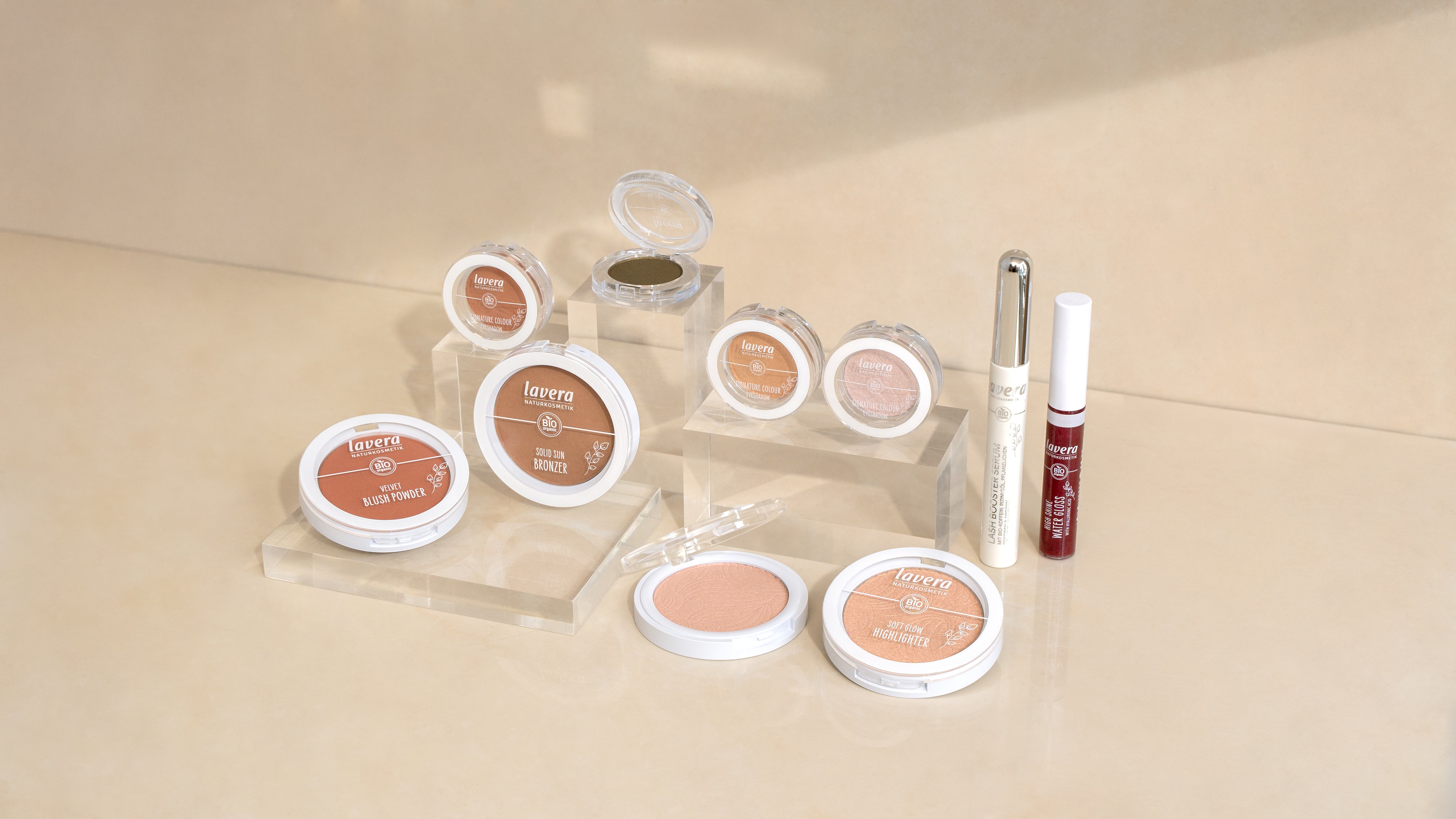 Auswahl verschiedener lavera Make-up Produkte