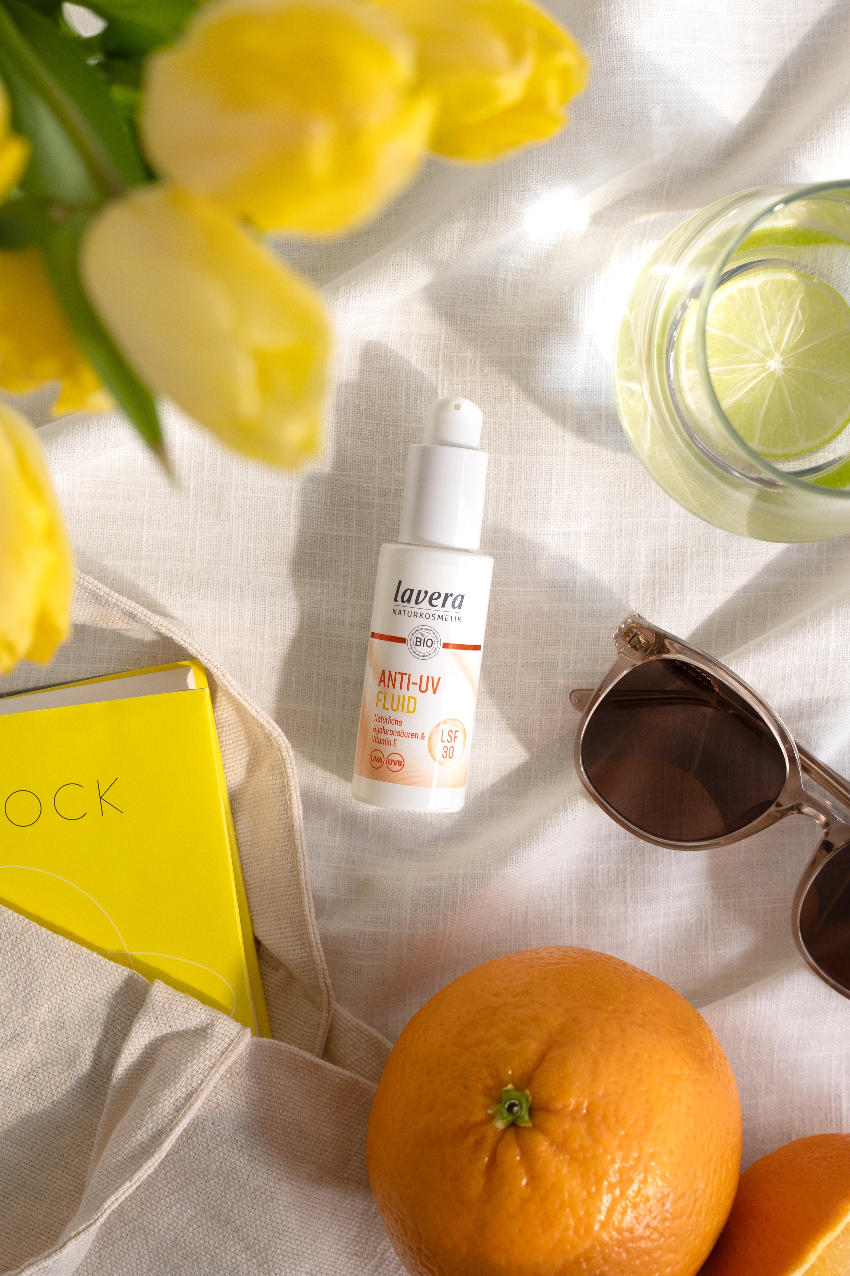 Anti-UV Fluid 30 z letnimi akcesoriami