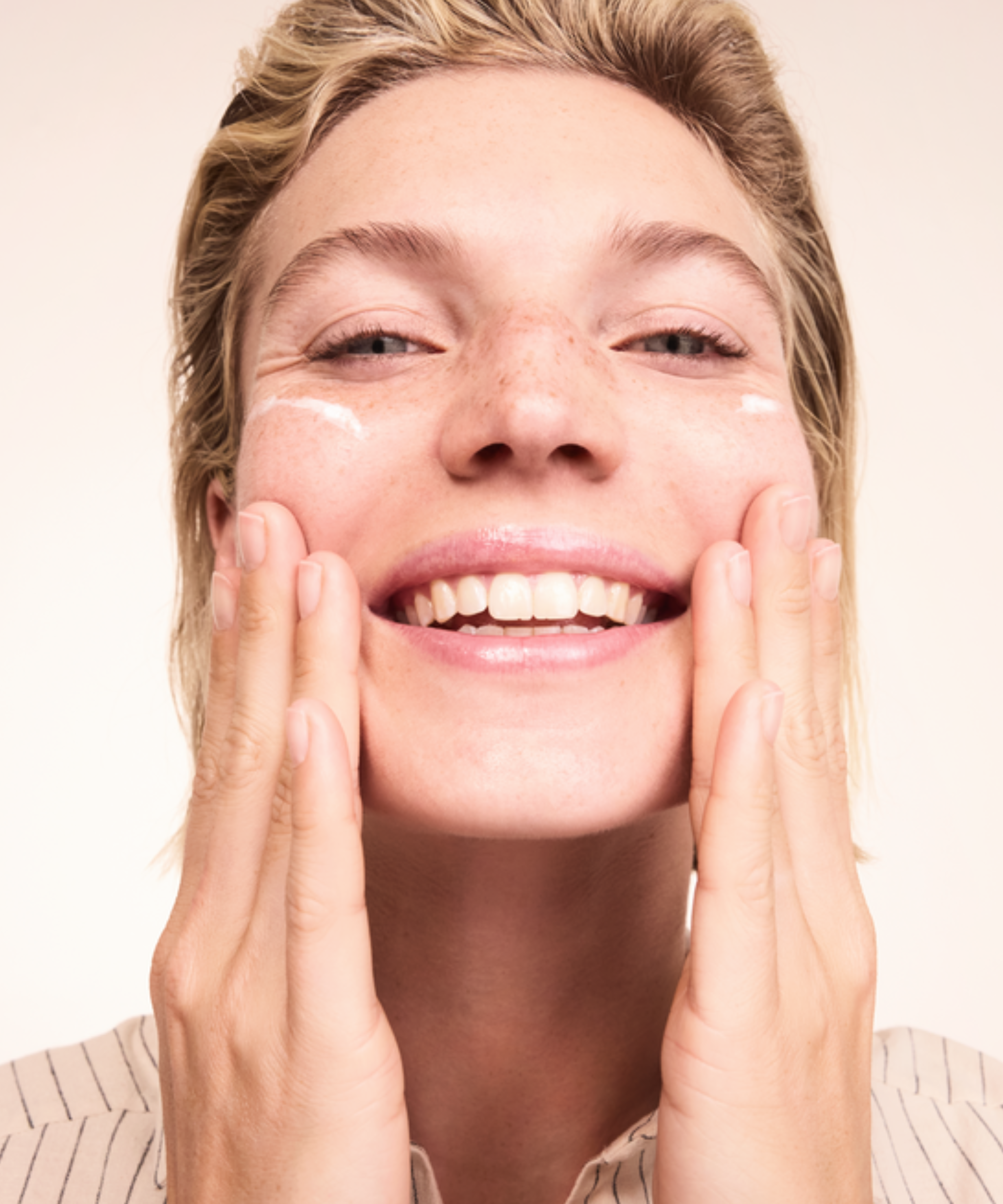 lavera basis sensitive Waschgel in der Anwendung