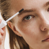 lavera Brow Control -Transparent 01- podczas aplikacji