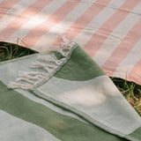 lavera Strandtuch – Sage Green (AI-generated)