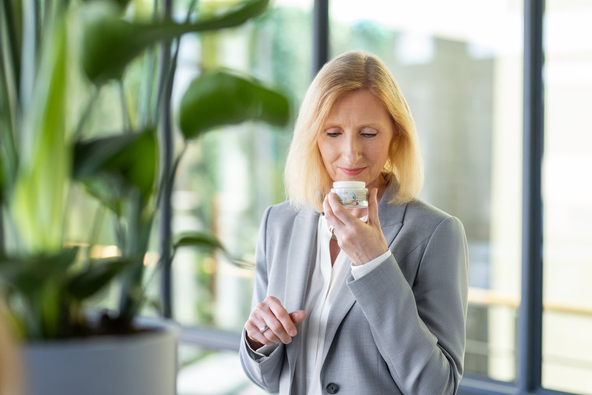 Portret Dr Neuhoff z kremem