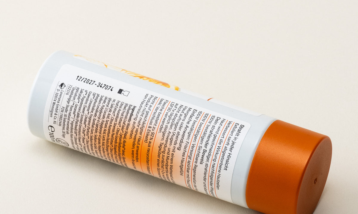 Glow Illuminating Refiner z podaną datą minimalnej trwałości