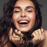 lavera Pflegeshampoo Volume & Lift in der Anwendung
