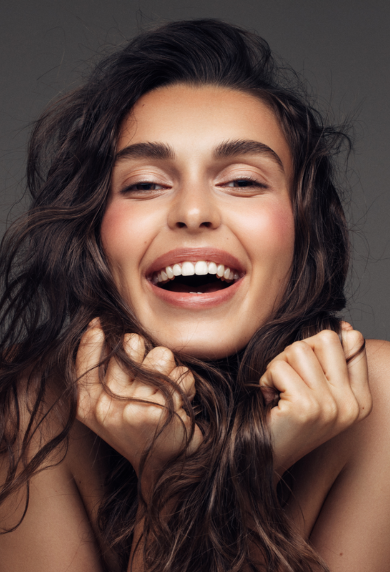 lavera Pflegeshampoo Volume & Lift in der Anwendung