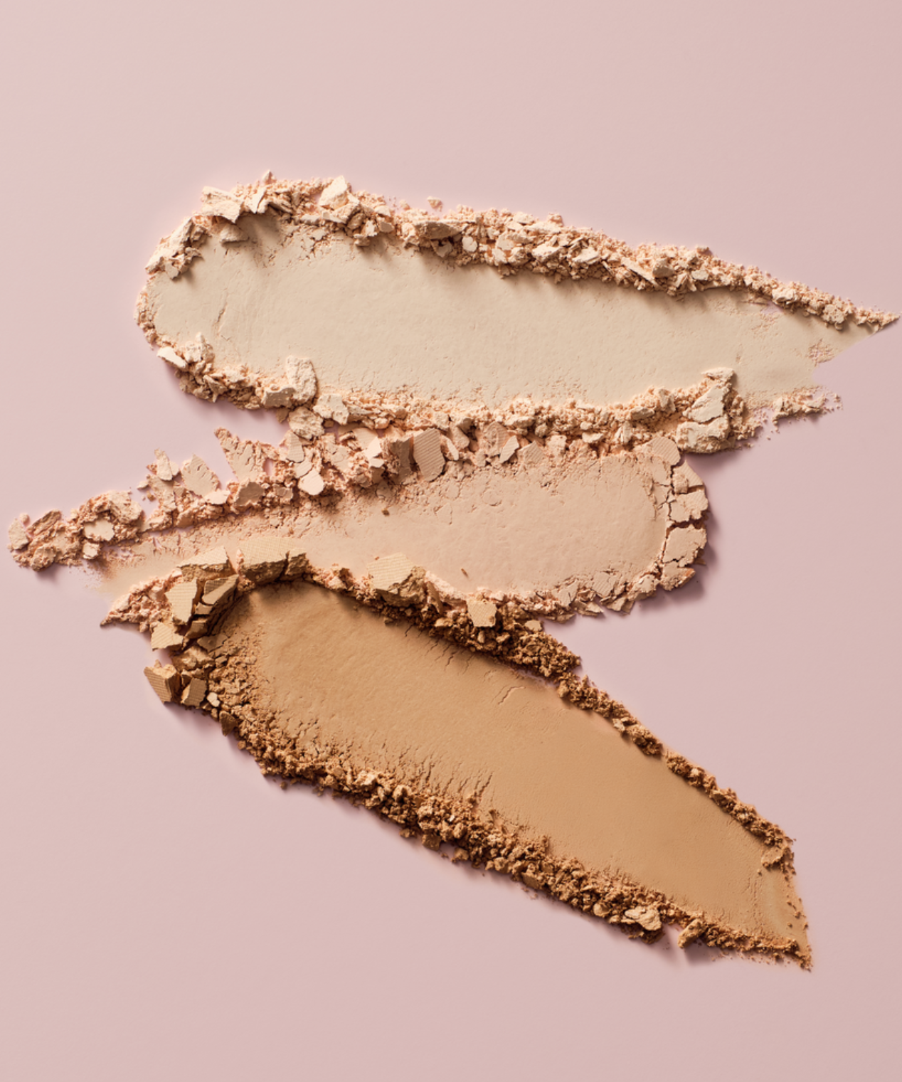 lavera Satin Compact Powder -Medium 02- in der Anwendung