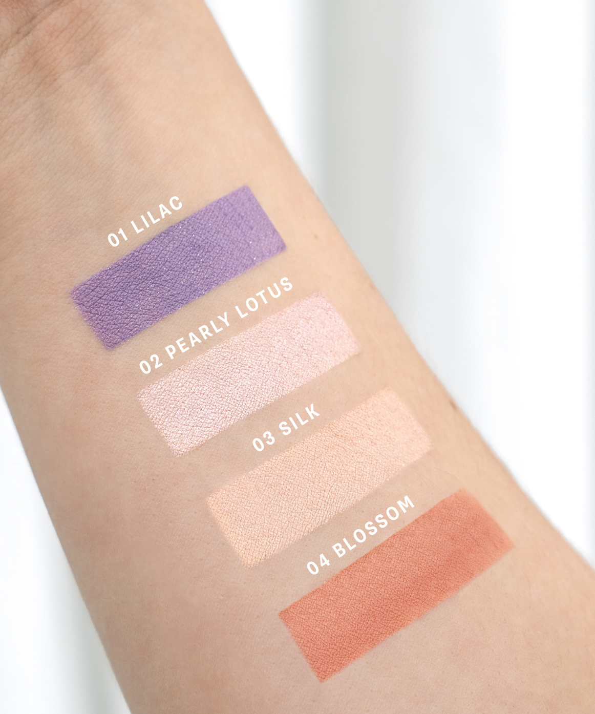 lavera Signature Colour Collection -Pure Pastels 01- podczas aplikacji