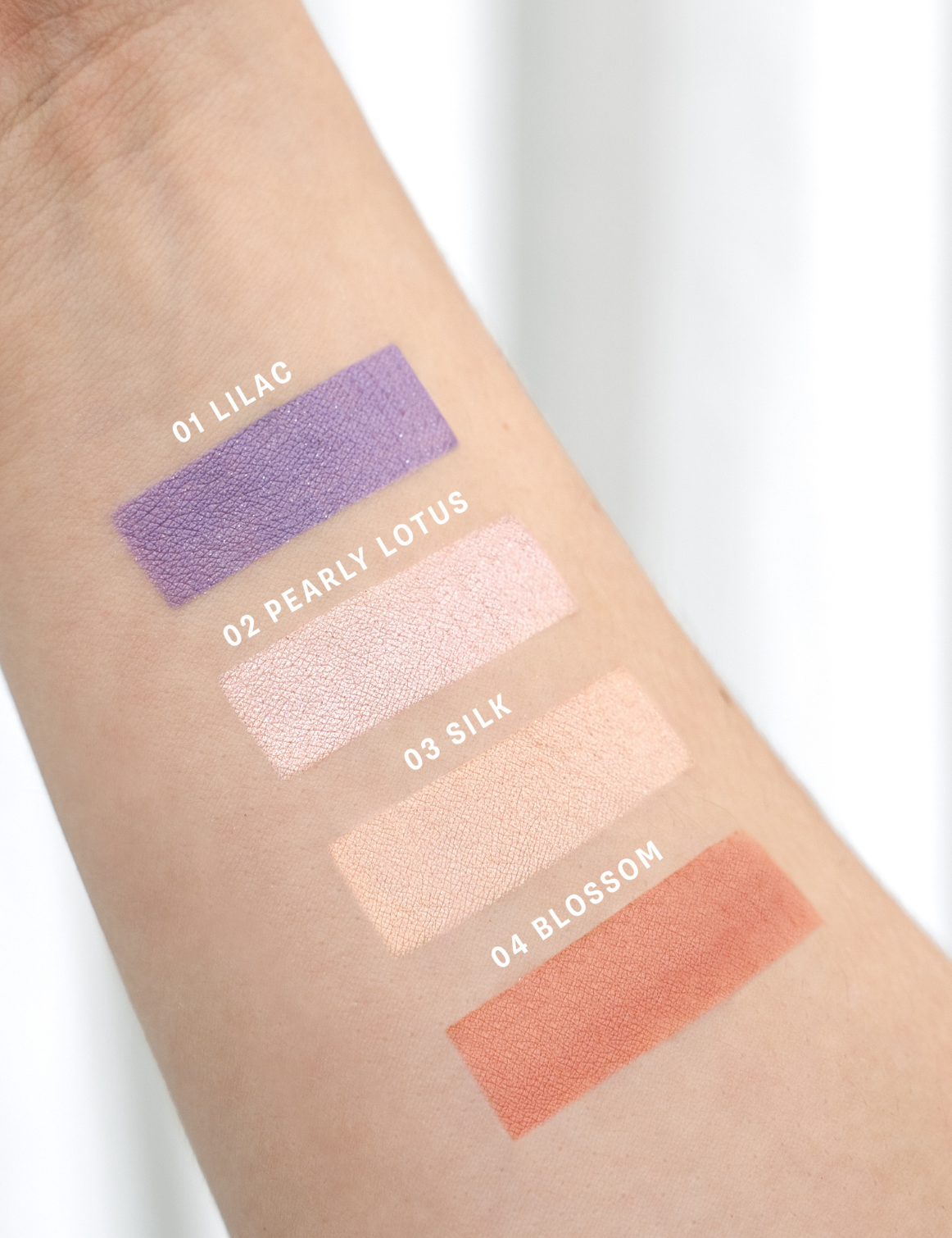 lavera Signature Colour Collection -Pure Pastels 01- podczas aplikacji