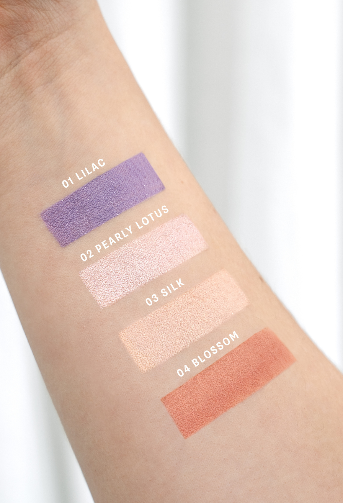 lavera Signature Colour Collection -Pure Pastels 01- podczas aplikacji
