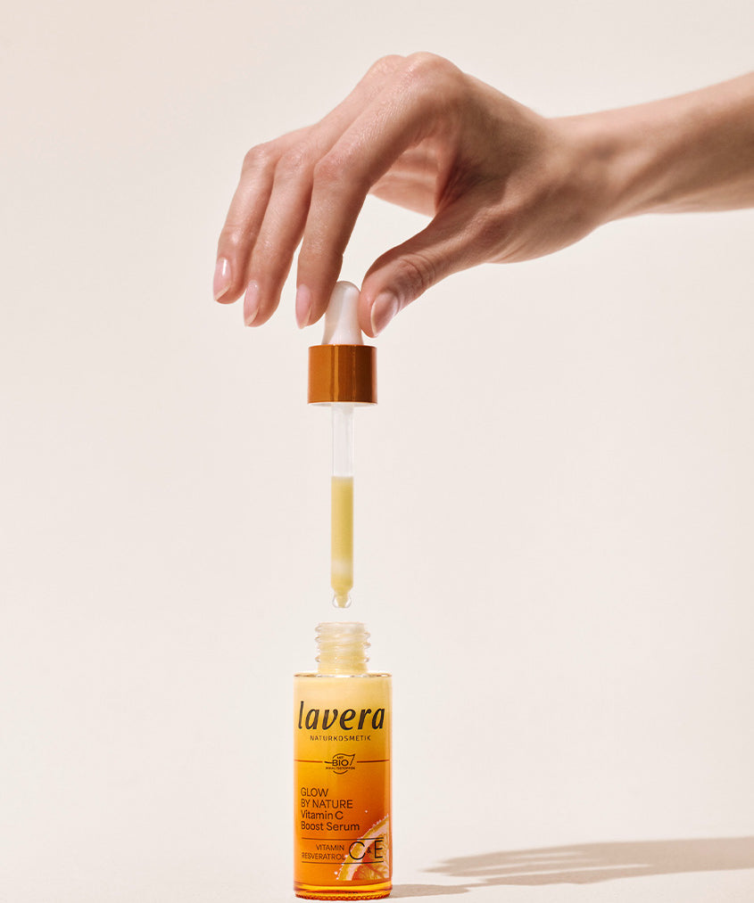 lavera Boost Serum witamina C Glow By Nature