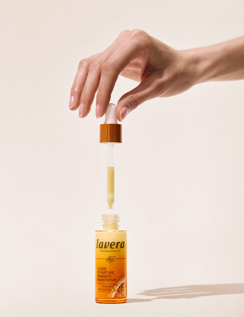 lavera Boost Serum witamina C Glow By Nature