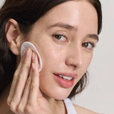 lavera Glow By Nature Liquid Illuminating Refiner in der Anwendung