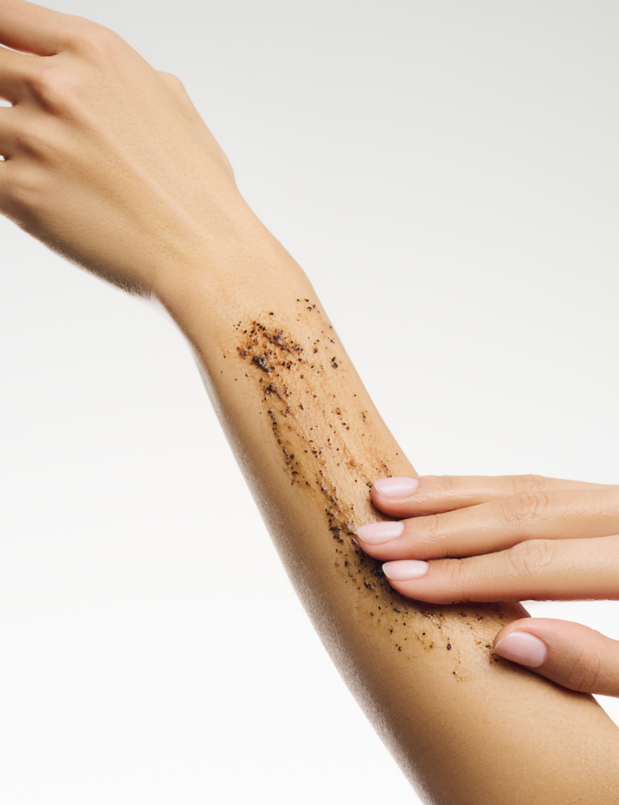 lavera Peeling pod prysznic Purify Me podczas aplikacji