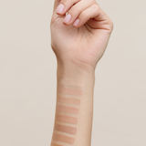 lavera Hyaluron Liquid Foundation -Warm Caramel 08- podczas aplikacji