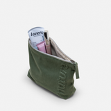 lavera Kosmetyczka – Sage Green podczas aplikacji