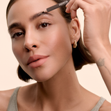 lavera Eyebrow Pencil -Brown 01- podczas aplikacji