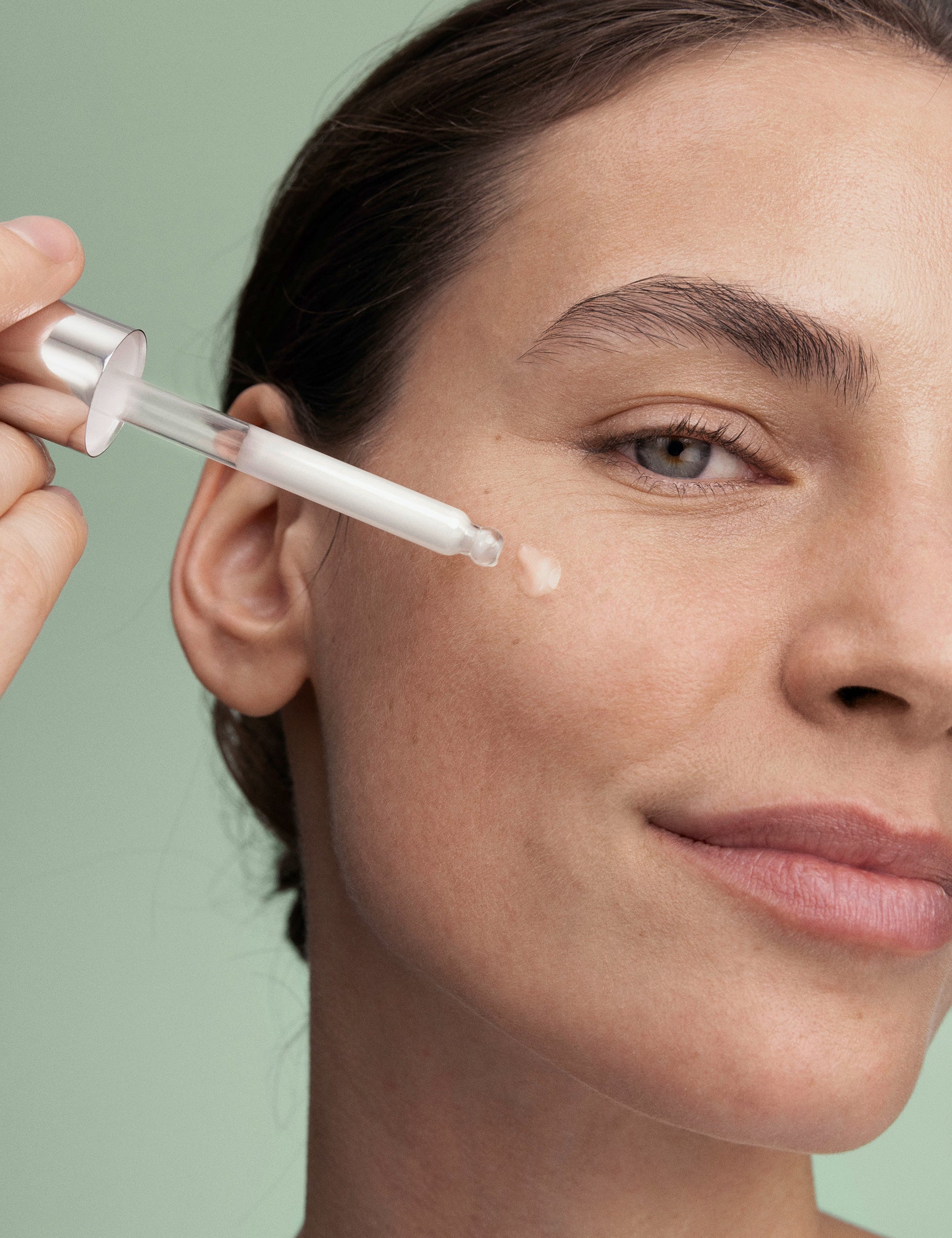 lavera Serum Pure Beauty podczas aplikacji