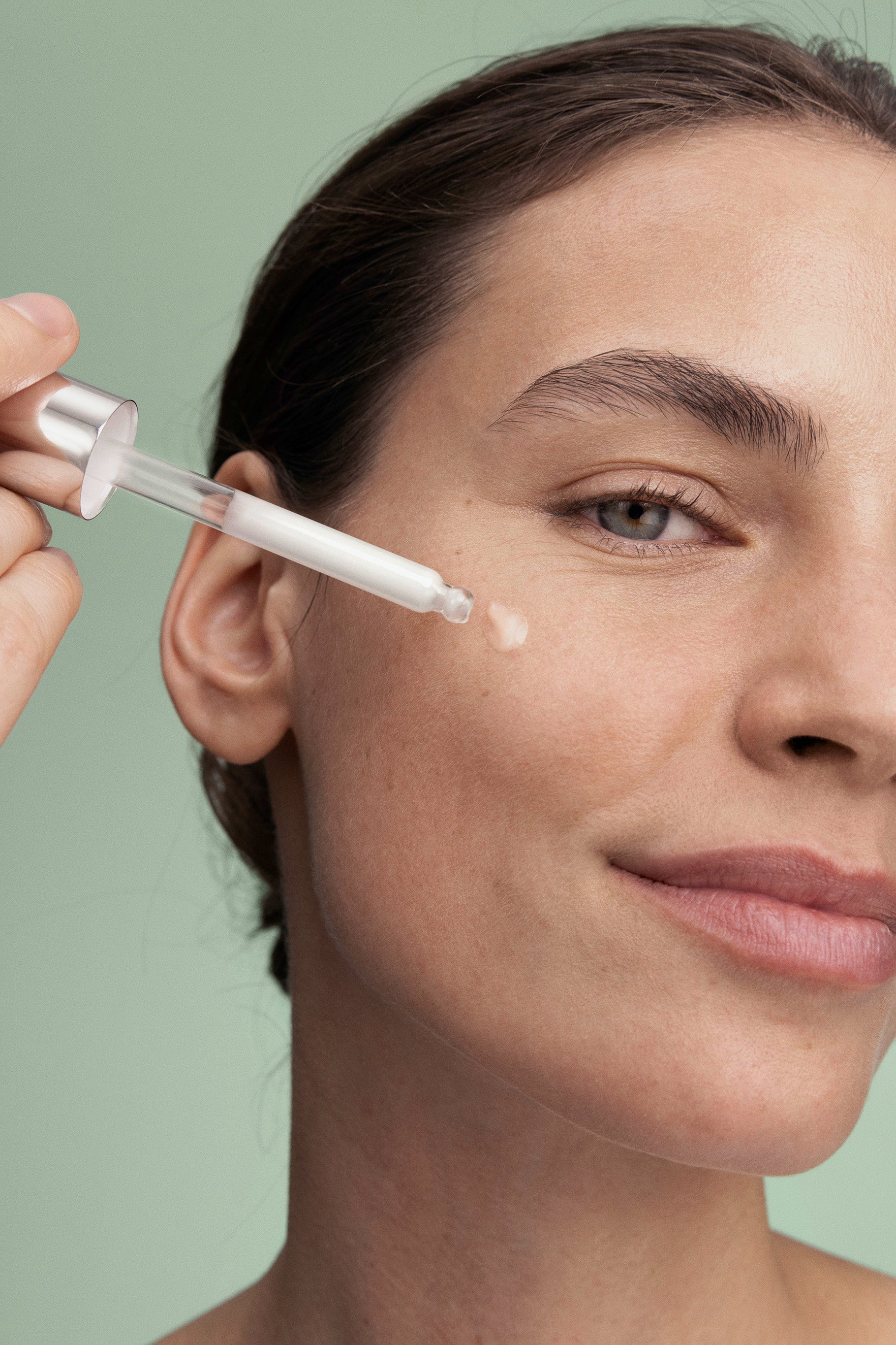 lavera Serum Pure Beauty podczas aplikacji