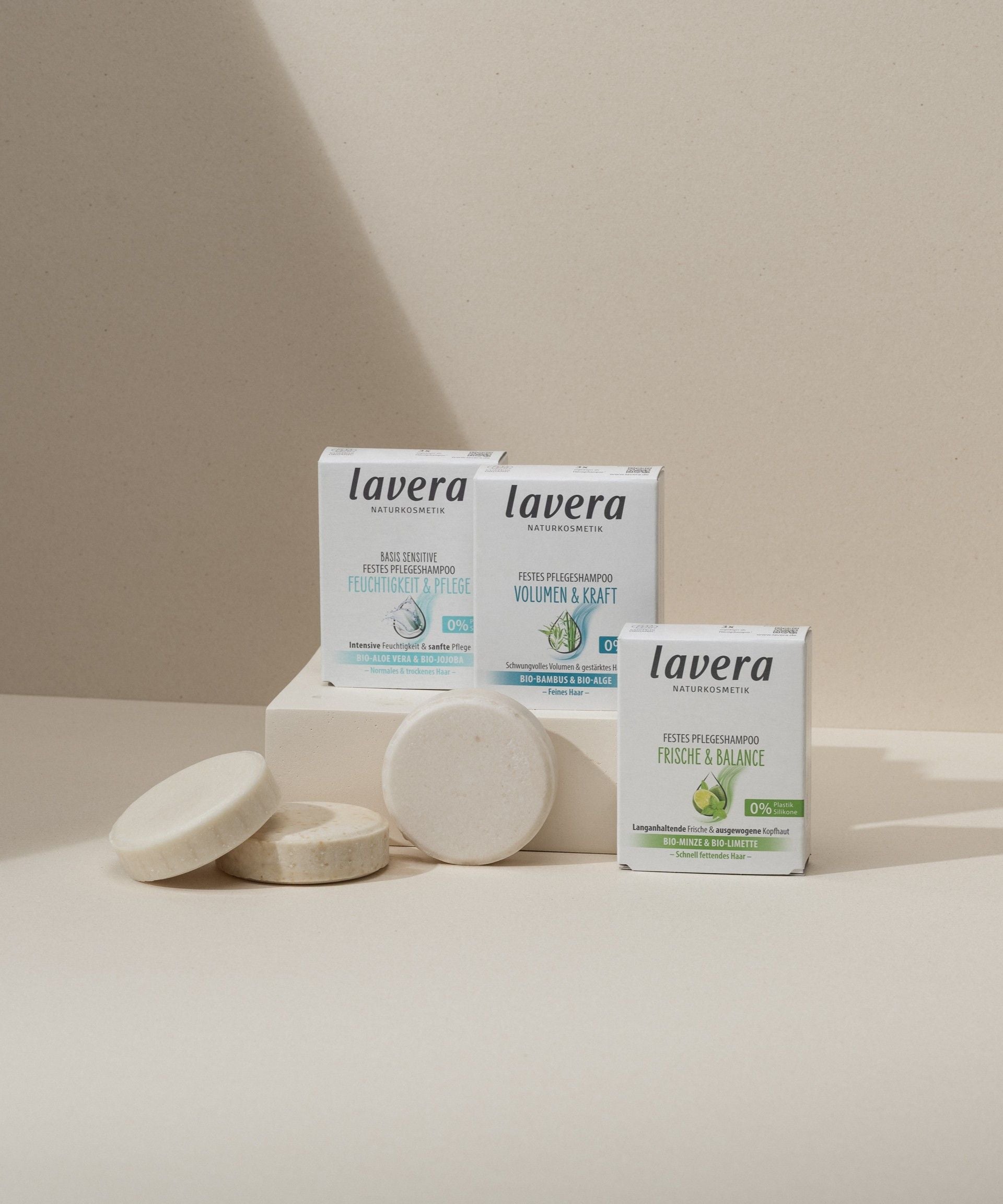 lavera Festes Pflegeshampoo basis sensitive Feuchtigkeit & Pflege