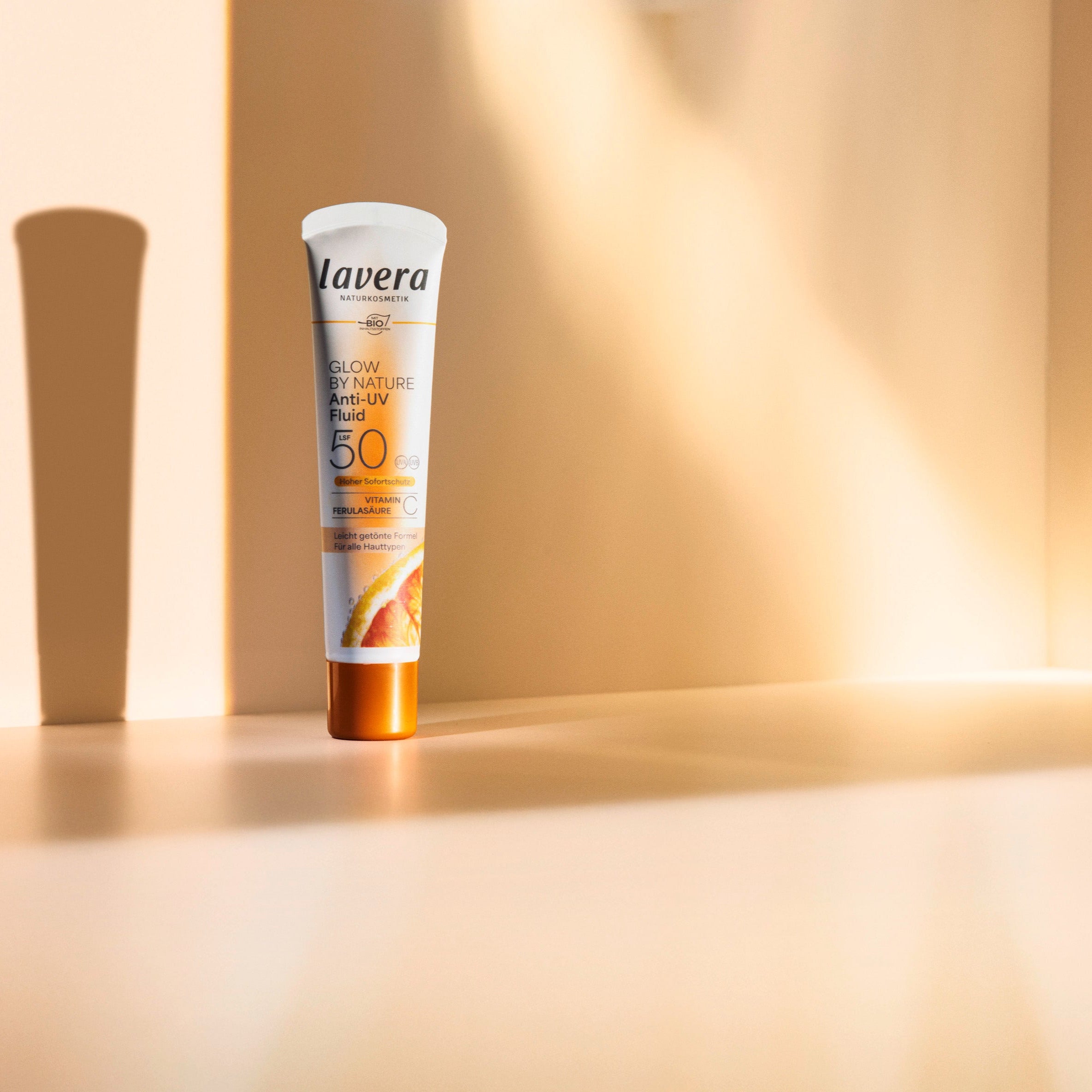 Prezentacja produktu Glow by Nature Anti UV Fluid 50