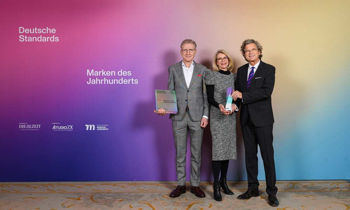 Thomas Haase und MdJ Jury mit Auszeichnung in der Hand