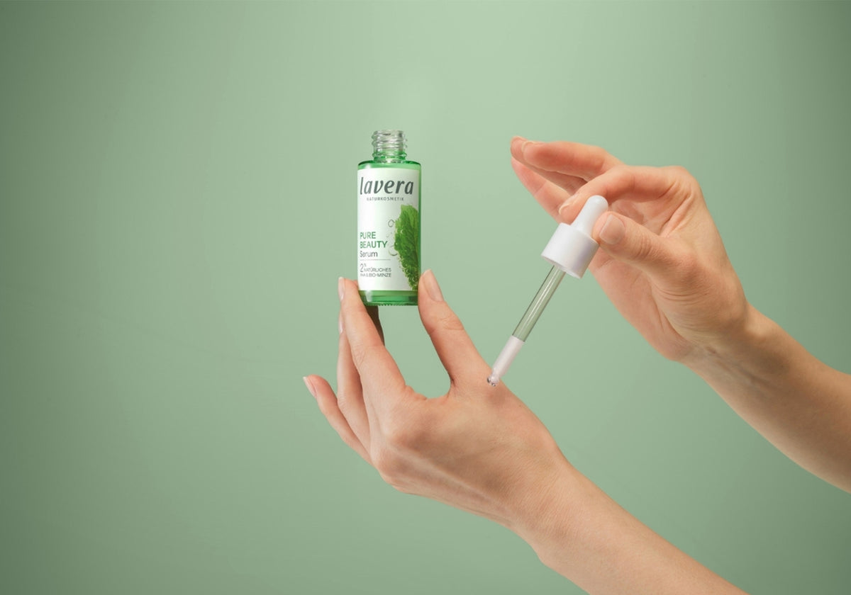 Pure Beauty Serum in Anwendung
