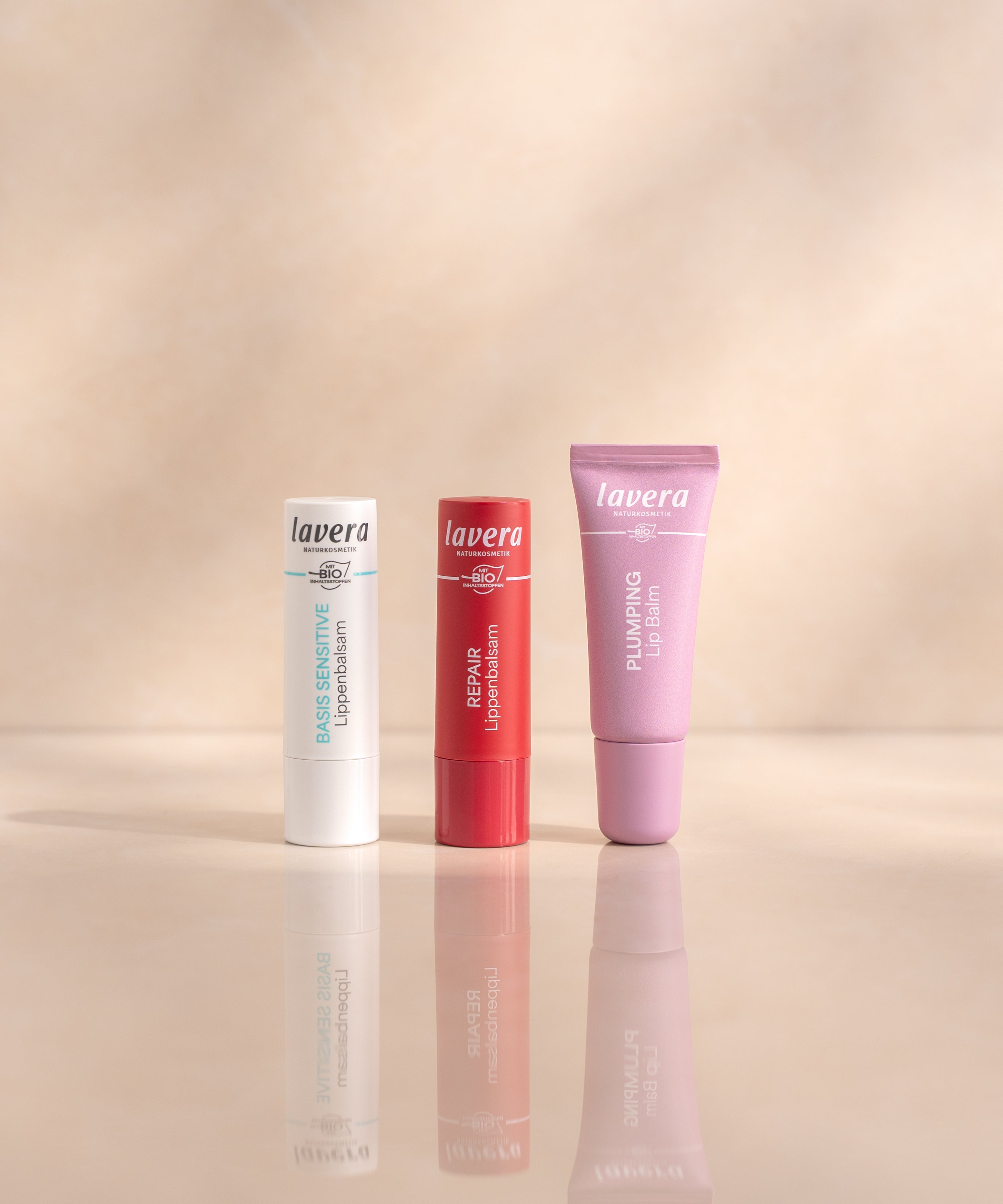 lavera Plumping Lippenbalsam in der Anwendung