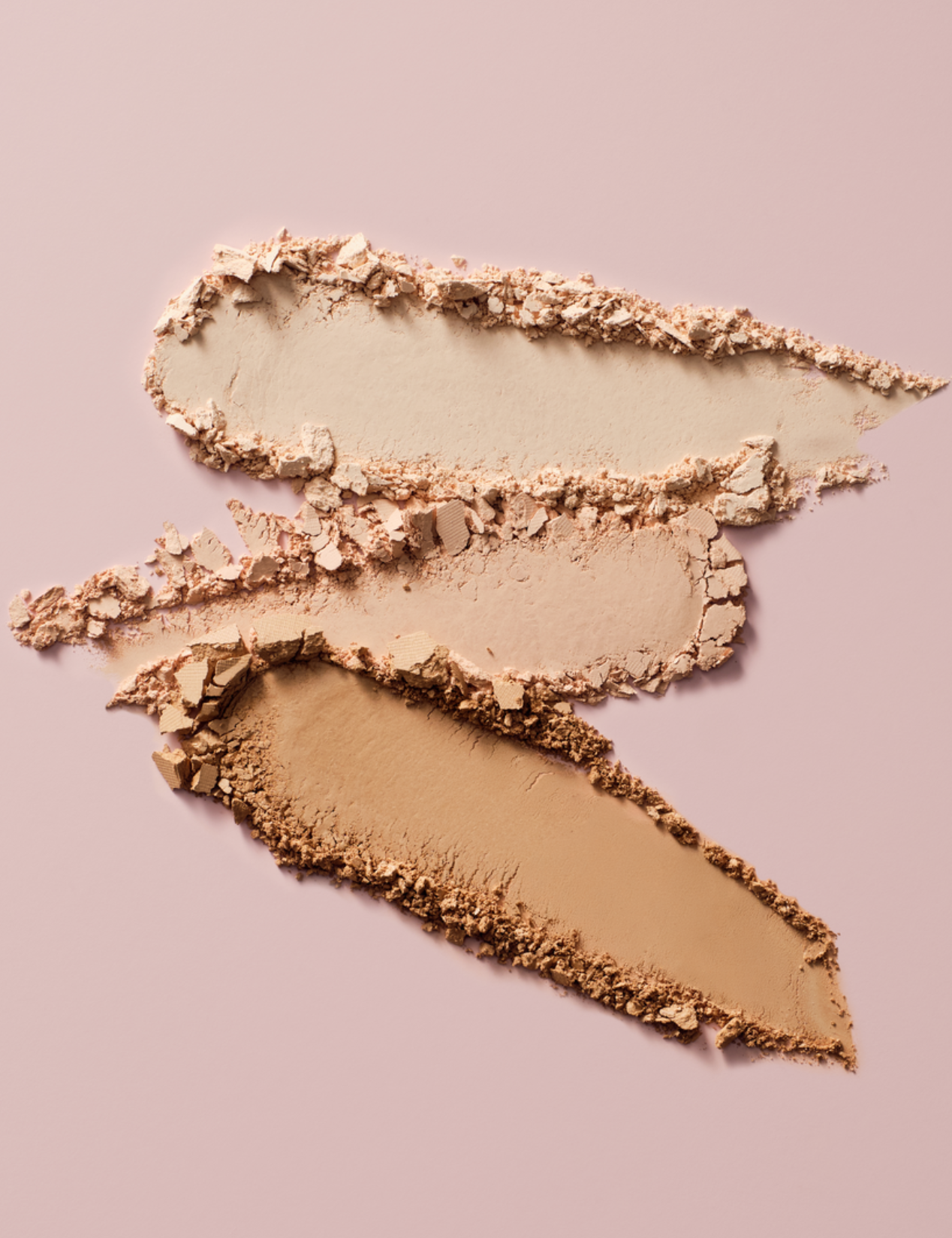 lavera Satin Compact Powder -Light 01- in der Anwendung