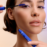 lavera Volume Mascara -Royal Blue 01- podczas aplikacji