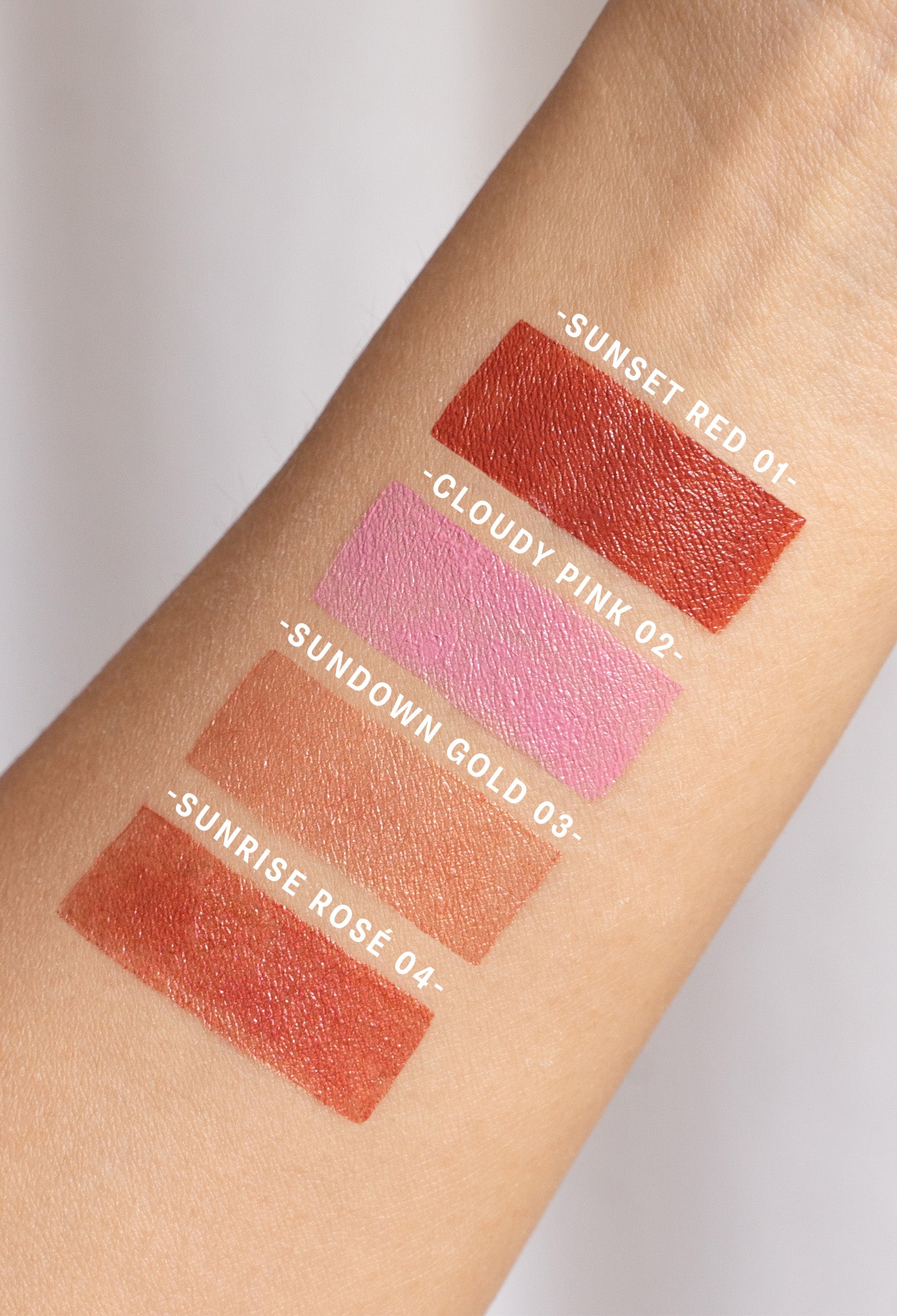 lavera Multi Balm -Sunrise Rosé 04- in der Anwendung