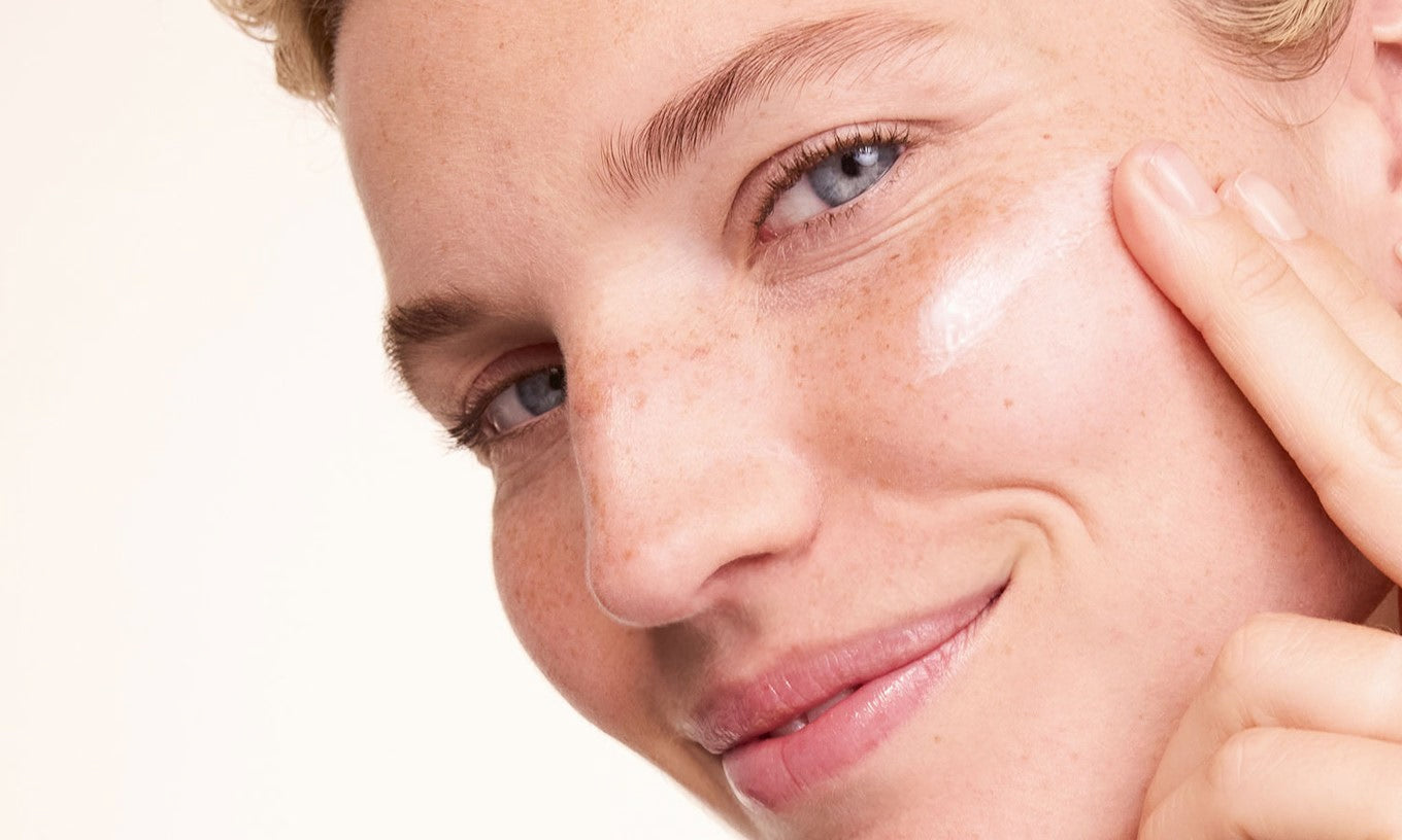 Krem nakładany na policzek