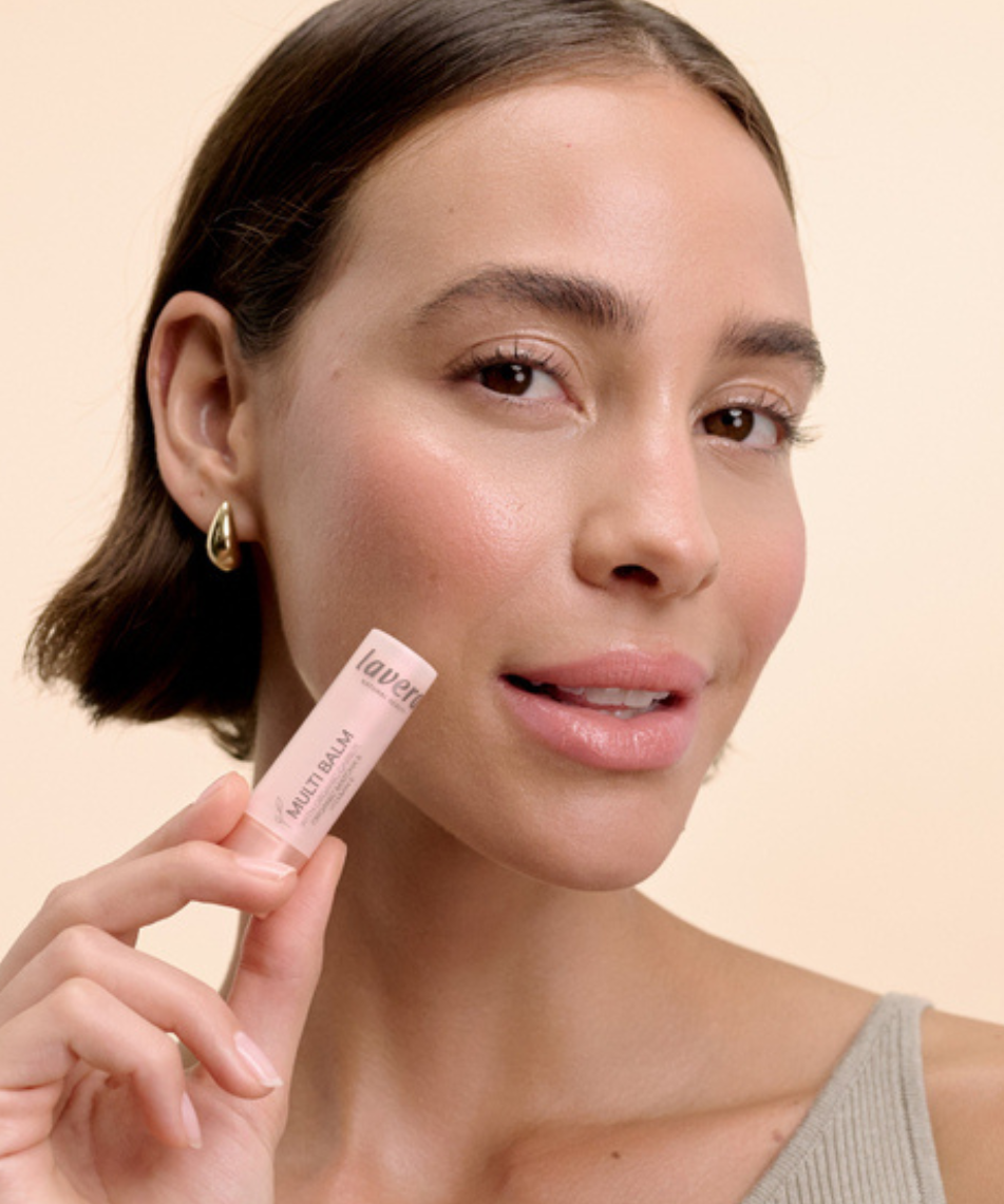 lavera Multi Balm -Soft Sunlight  06- podczas aplikacji