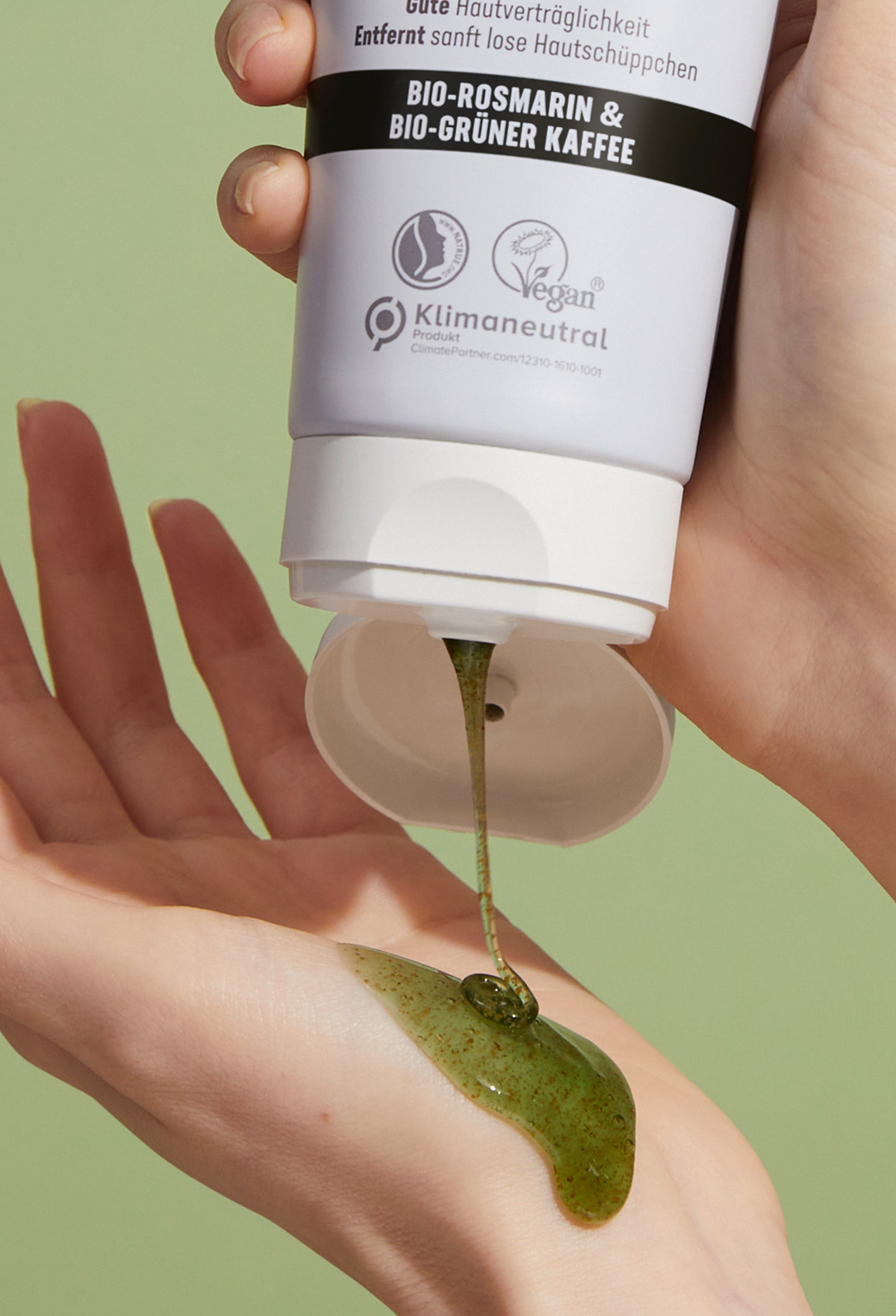 lavera Peeling pod prysznic podczas aplikacji