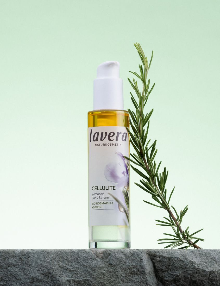 lavera Cellulite 2-Phase Body Serum  podczas aplikacji