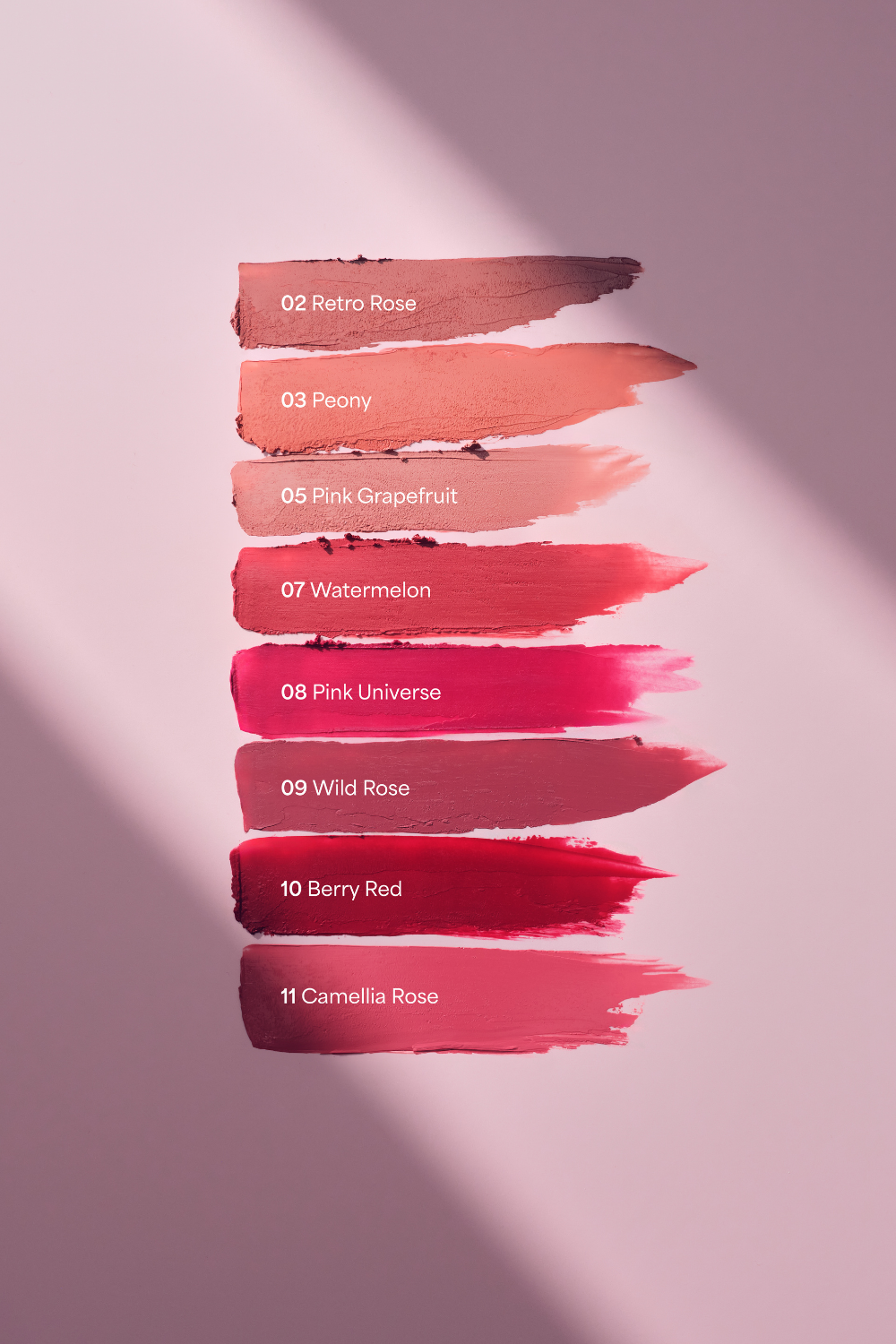 lavera Cream Glow Lipstick -Watermelon 07- podczas aplikacji