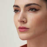 lavera Bare Melty Lips -Berry Blaze 01- podczas aplikacji